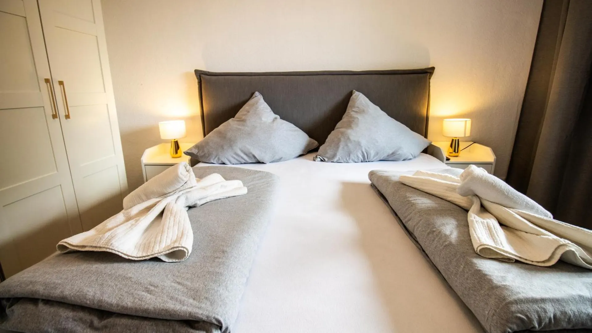 Messe-Apartment Fuer 5 Gaeste Mit Balkon Und Lift Hannover 0*,  Germany
