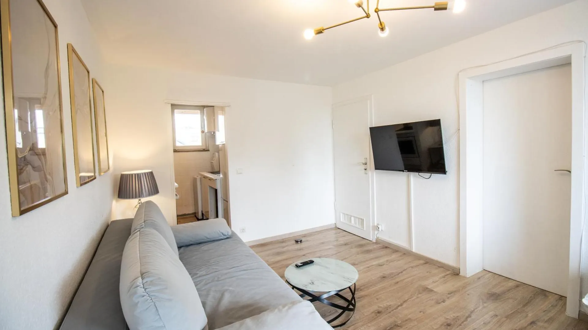 Messe-Apartment Fuer 5 Gaeste Mit Balkon Und Lift Hannover Apartment